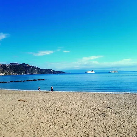 Alpha22 アパート ジャルディーニ・ナクソス